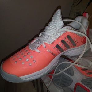 NWOT Adidas Bounce Sneakers NWOT